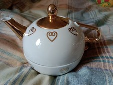 Tea Pot For 1 Porcelain White With Gold Leaf Heart Pattern Capacity 400 ml VGC