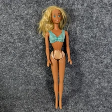 Vintage 1978 Sun Lovin' Malibu Barbie Mattel #1067 Peek-a-boo Tan Bendable Legs