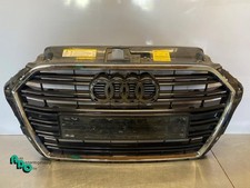 Calandre Audi V8