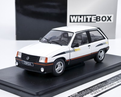 Opel Corsa A SR weiß WHITEBOX 1:24