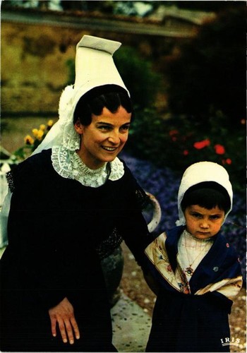 CPM La coiffe Mothaise et le Motorhaube Crechois FOLKLORE (753189)