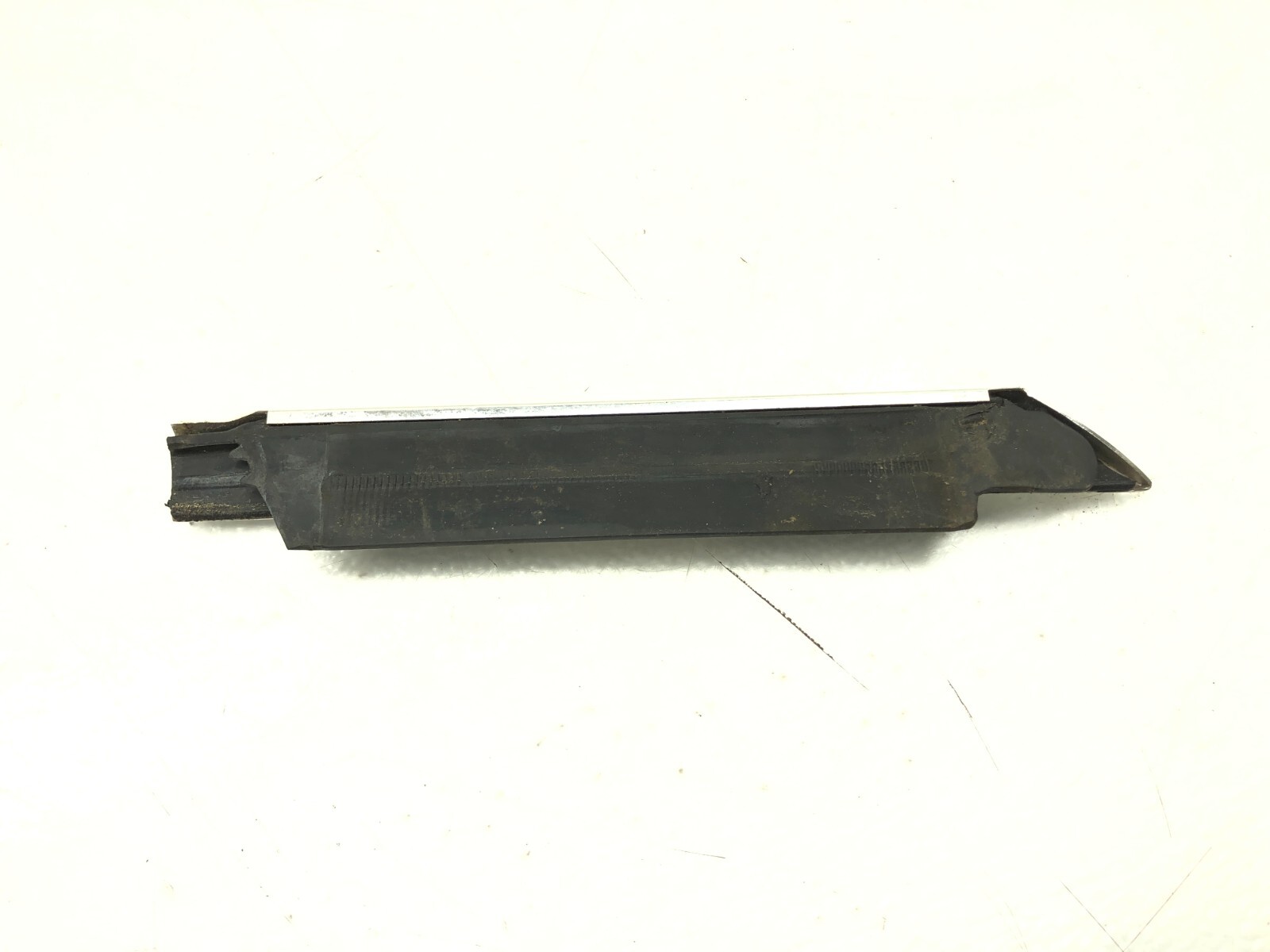 2014-2020 MASERATI QUATTROPORTE LEFT DRIVER FRONT DOOR WINDOW BELT MOLDING TRIM