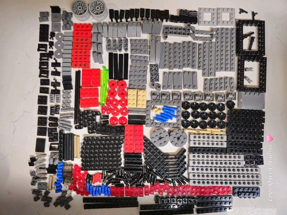 Lego 75104 Star Wars Kylo Ren's Command Shuttle - Image 2 of 4