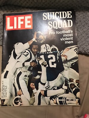 Life magazine 1971 Dec 3~violent pro footbal~suicide squad~Topol~Fiddler on roof