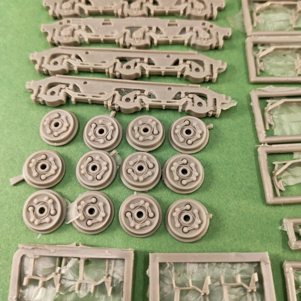 Soviet diesel locomotive TEP60 H0 scale 1/87 Kit for assembly RZD - Image 4 of 4