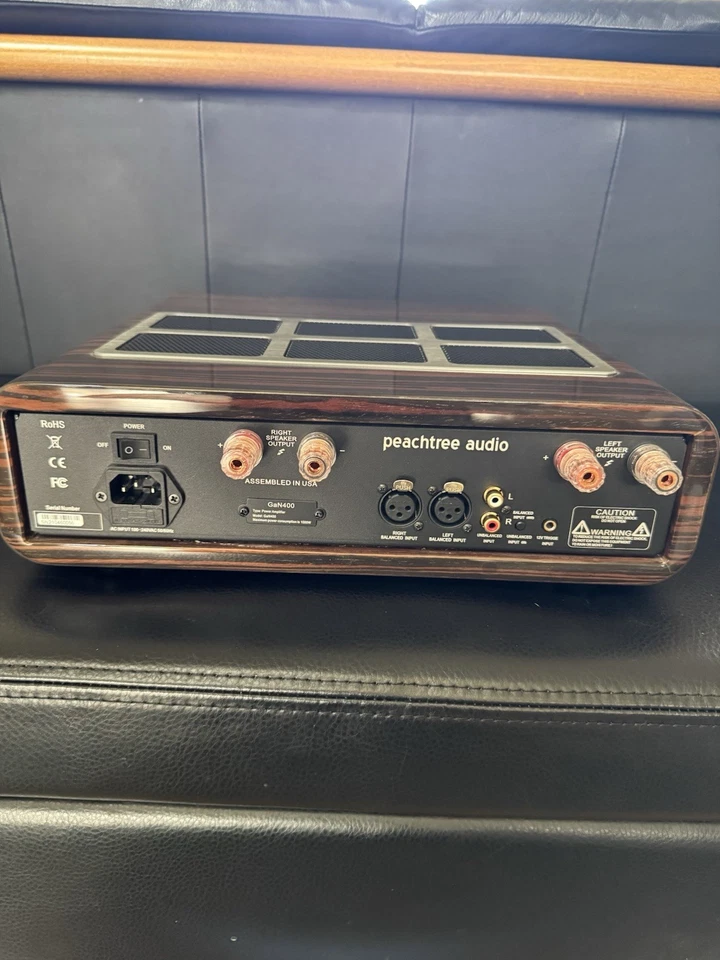 Amplificador de potencia estéreo Peachtree Audio GaN400; ébano brillante Foto 2 de 4