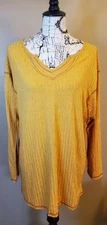 Gigio Women’s Large Mustard Yellow Long Sleeve V-Neck Blouse Ribbed Stretch Top