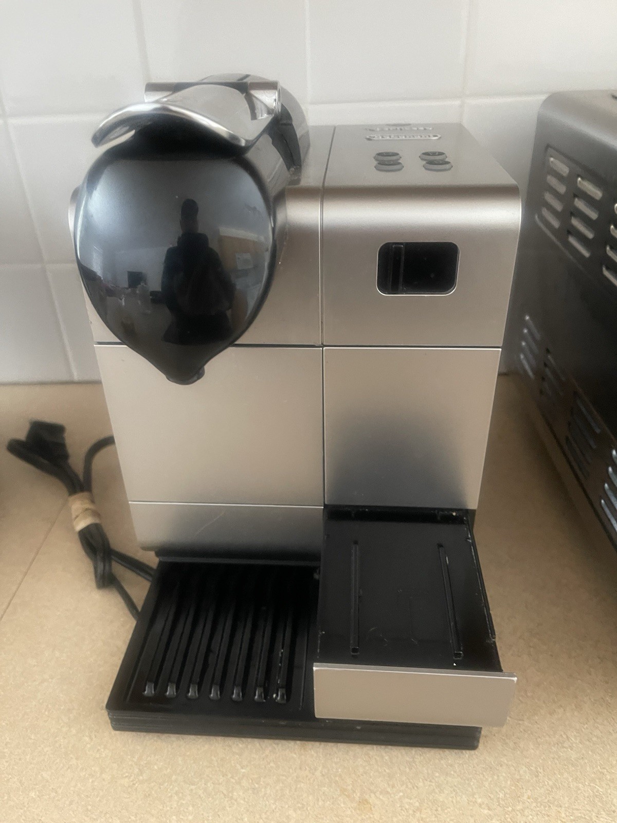 DeLonghi Nespresso EN520 Expresso Machine Working "FOR PARTS