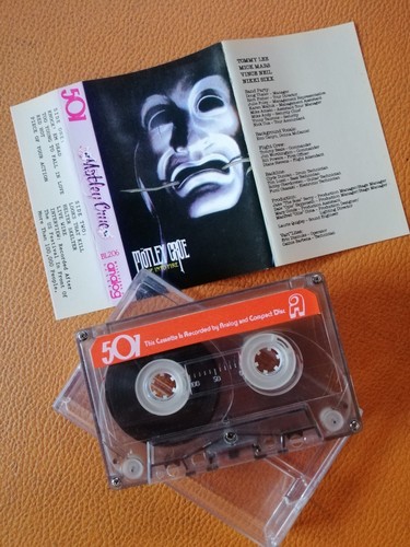 MOTLEY CRUE / HATE INTO FIRE Live + interview CASSETTE THAILAND EDT Mötley Crüe