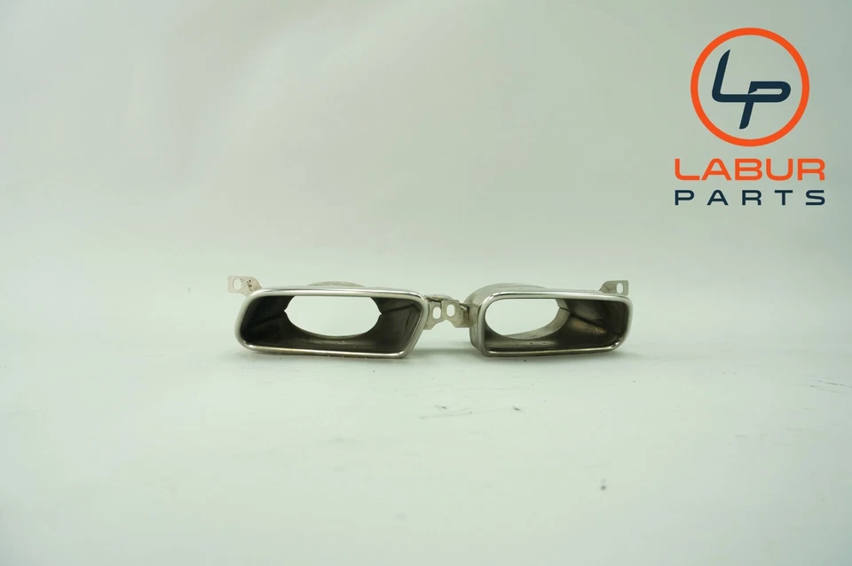 Conjunto de pontas de tubo de escape traseiro esquerdo e direito W212 10-13 Mercedes Classe E C805 - Imagem 2 de 4