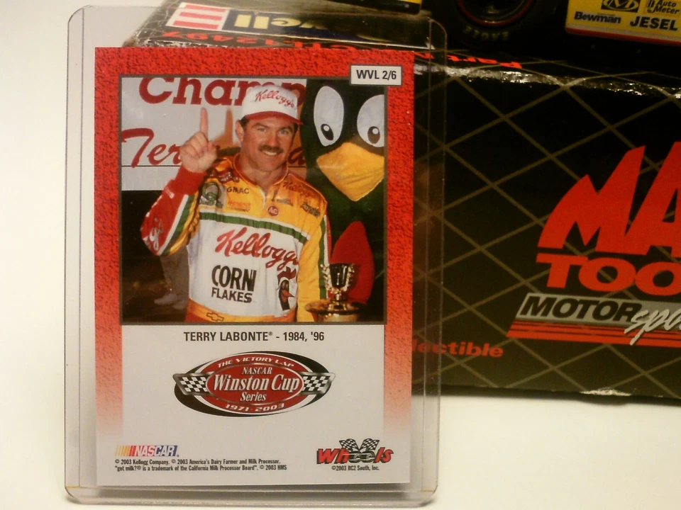 Terry Labonte #5 Kellogg's Corn Flakes 1997 NASCAR Revell Mac Tools 1:24+card - Image 2 of 4