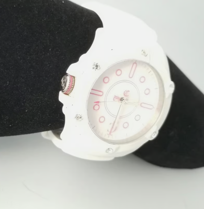 Juicy Couture White Jelly Band White Dial Crystal Detail 6.5  display picture 3
