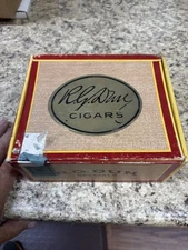 R.G. DUN CIGAR SPECIALS VINTAGE CIGAR BOX