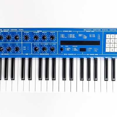 Behringer Wave Hybrid Wavetable Synthesizer – 49-Key Analog Hybrid