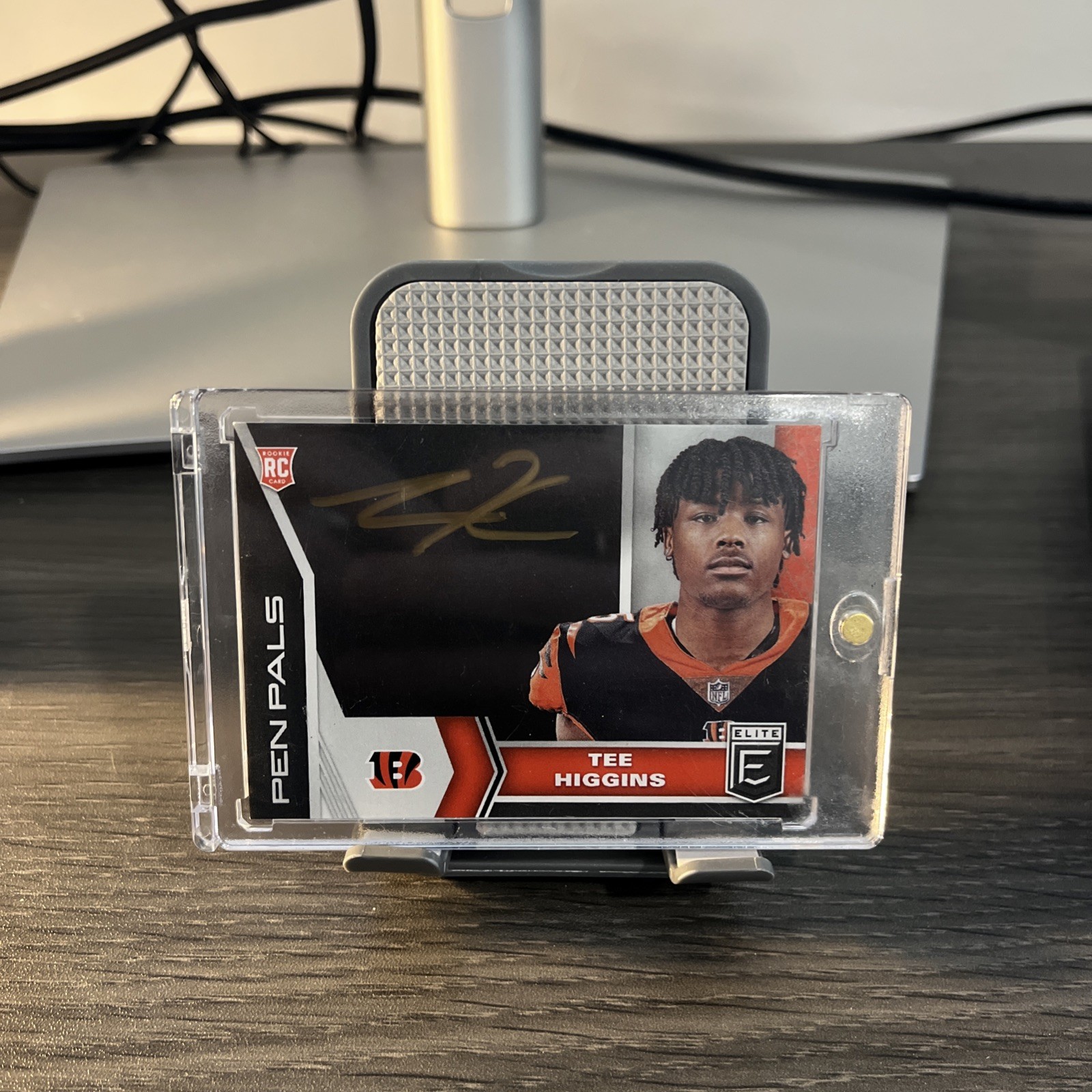 2020 Donruss Elite Pen Pals Gold Ink Auto Tee Higgins Rookie Bengals RC PP20