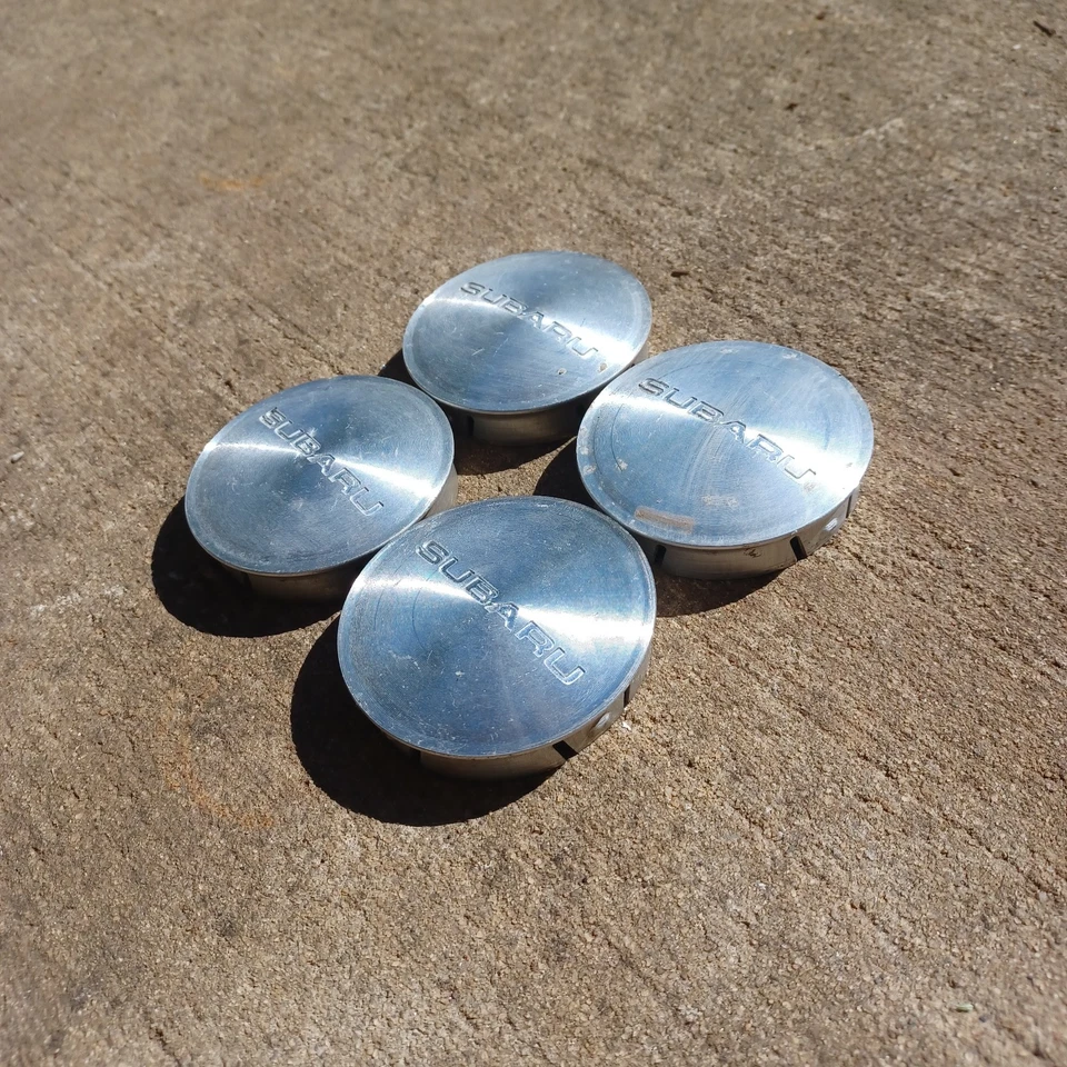 Juego de 4 tapas centrales Subaru Forester Impreza Outback 2006-2013 p/n 28821 SA040 C2 Foto 2 de 3