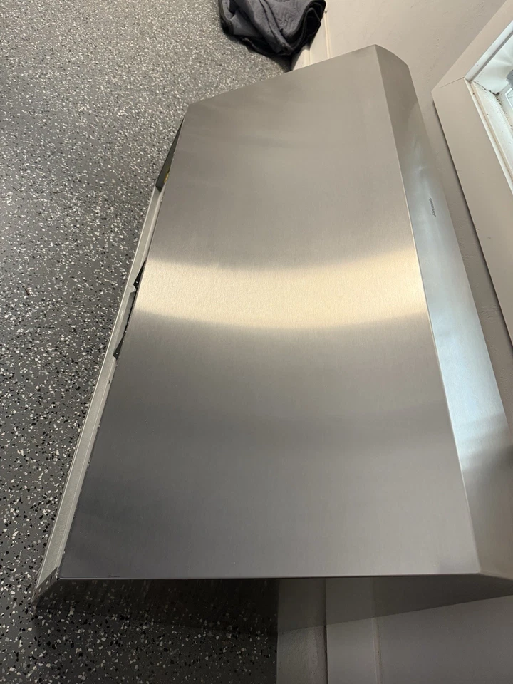 Thermador PH48GWS Professional Series 48 Inch Wall Mount Smart Range Hood. - Image 3 of 4