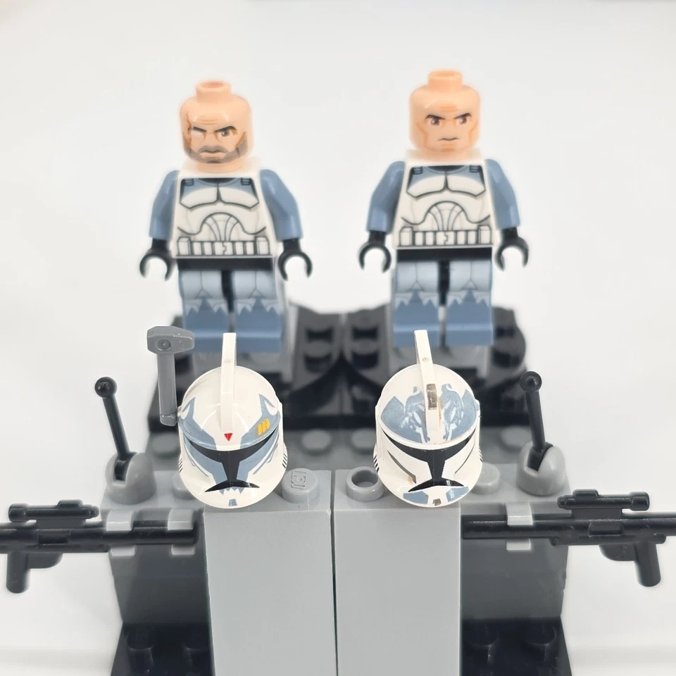 LEGO Star Wars Commander Wolffe SW0330 Minifigure Phase 1 & CLONE SW0331 1104th - Image 4 of 4