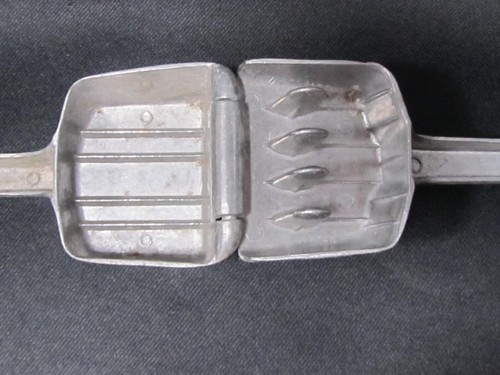 Barware Vintage Portatile Alluminio Fuso Tritaghiaccio Bar Strumento Uomo Cave. - Foto 3 di 7