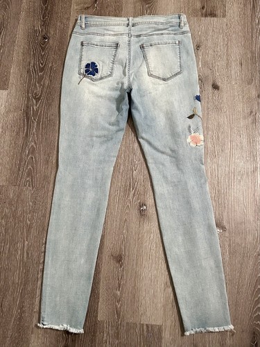 NWT Philosophy Jeans Women’s 8 Light Wash Blue Denim 30x30” Embroidered Floral - Afbeelding 16 van 24