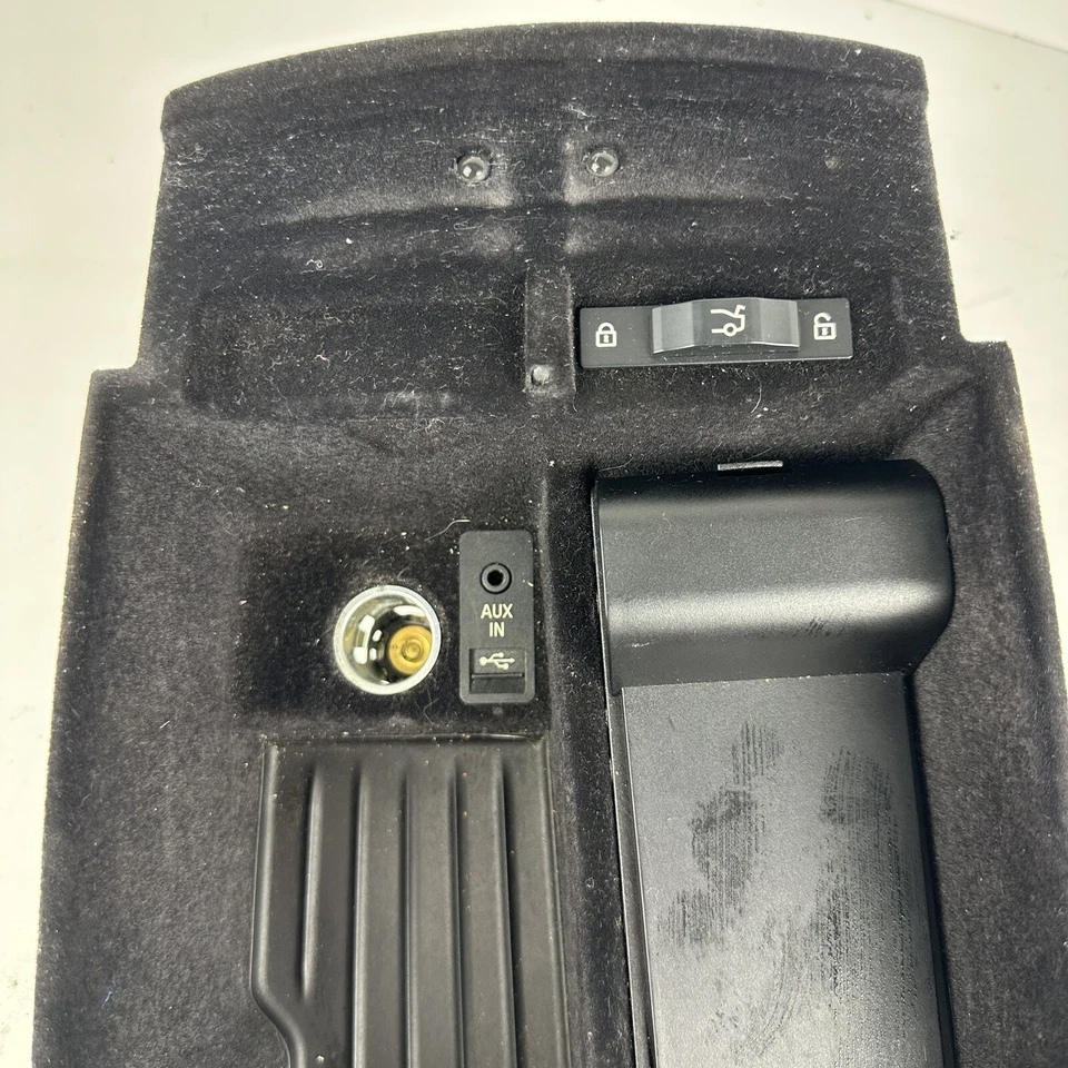 BMW 550I F10 2013 14-2015 consola central compartimento de almacenamiento enchufe USB auxiliar OEM Foto 2 de 4