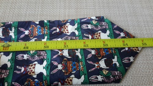 Italian Silk Styled Mens Tie Multicolor Rabbits Pattern Made in USA NIP - Picture 8 of 9