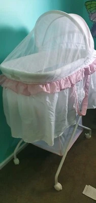 halo swivel bassinet baby bunting