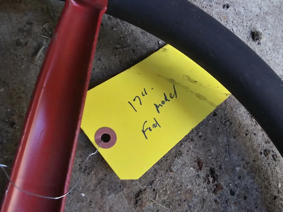 ¿Reproducción?  Ford Modelo A o T? Volante Foto 2 de 3