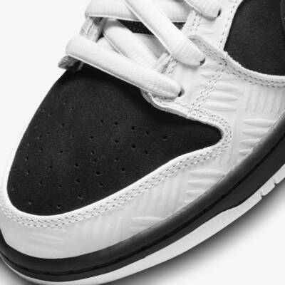 TIGHTBOOTH × Nike SB Dunk Low Pro QS Black & White FD2629-100