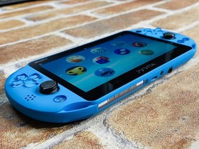 PS Vita PCH-2000 Aqua Blue SONY PlayStation Japan 16GB Charger Mobile Case EX P