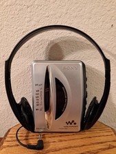 SONY WALKMAN WM-FX195 Portable AM/FM Radio Cassette Player - Tested  Working