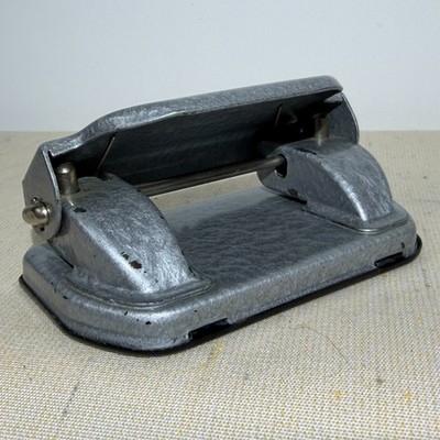 Comet Locher; Made in Germany 06/1; silberfarben, Top Zustand;B:~10,5cm;H:~5,5cm