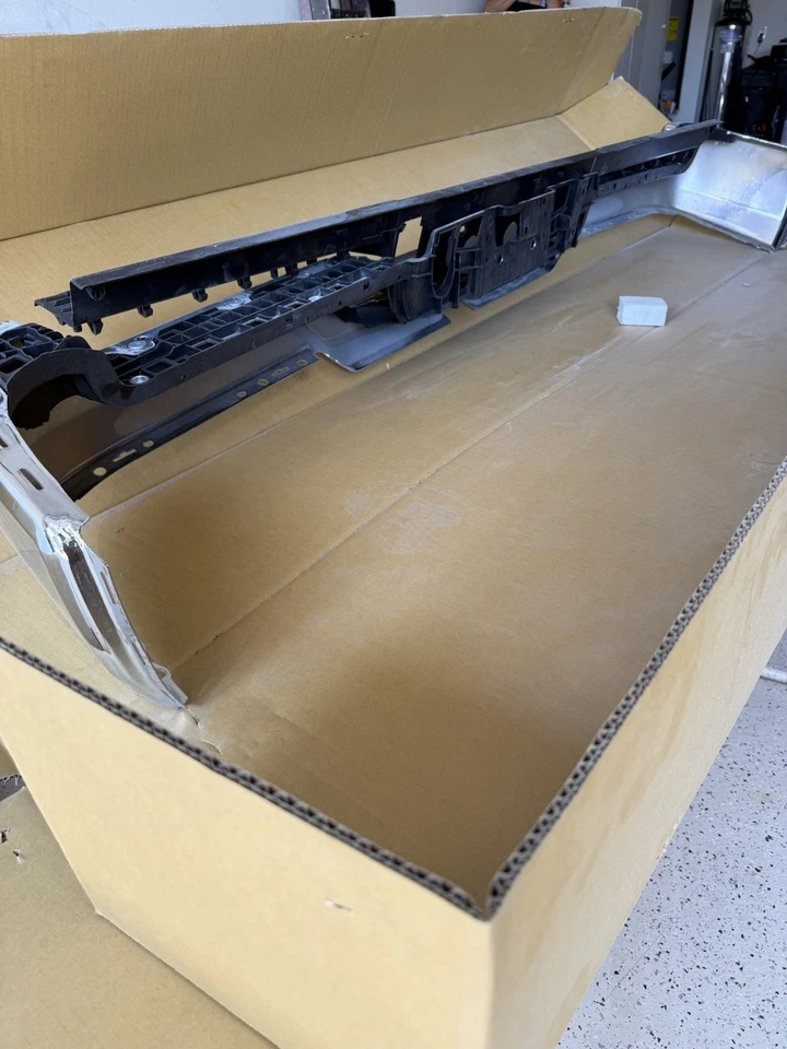 2019-2024 Ram 1500 后保险杠带踏板 CH1102382 — 第 3/4 张图片