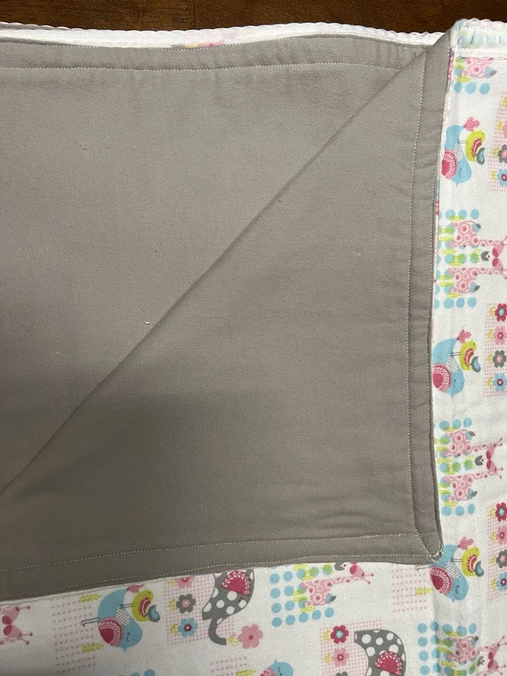 REGALO BEBÉ NIÑA ~ ELEFANTES Y LUNARES FRANELA 42.5" X 51" HECHO A MANO ~ NUEVO Foto 4 de 4