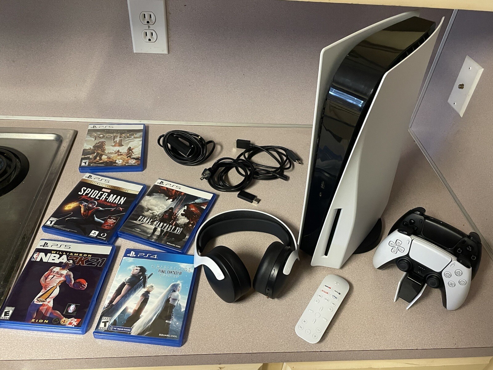 ps5 disc edition console bundle-image