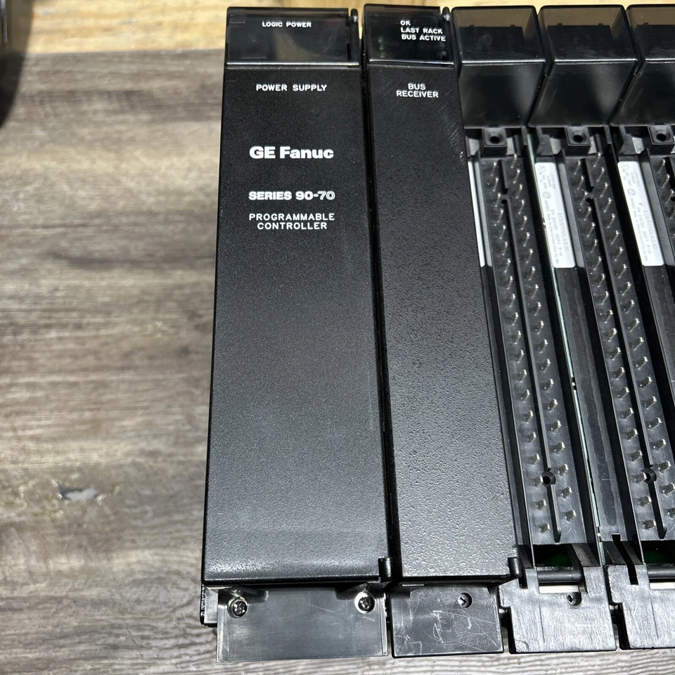 GE FANUC 90-70 IC697CHS790D RACK RACK RACK DE 9 SLOTS - Imagem 2 de 4