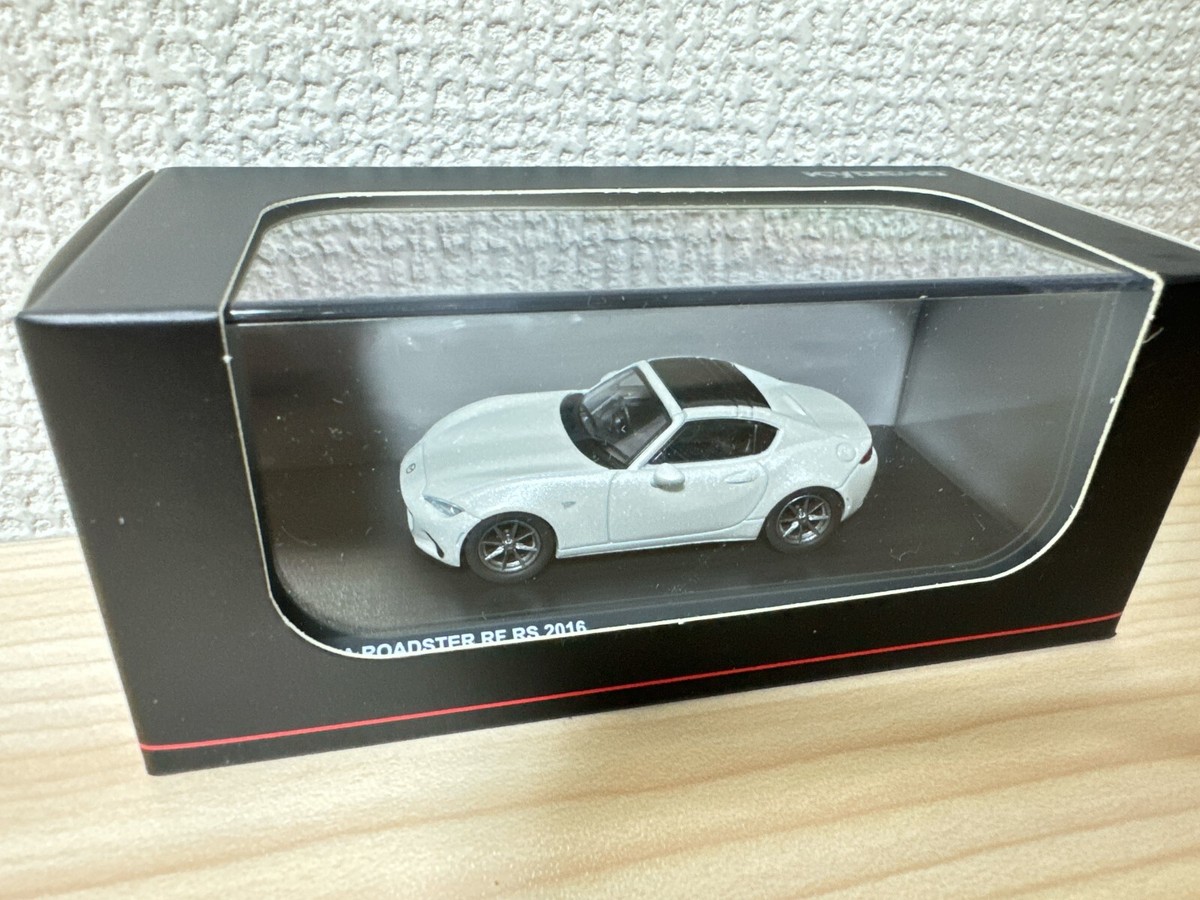 Kyosho Mazda MX-5 Miata ND ROADSTER RF Silver Diecast 1/64