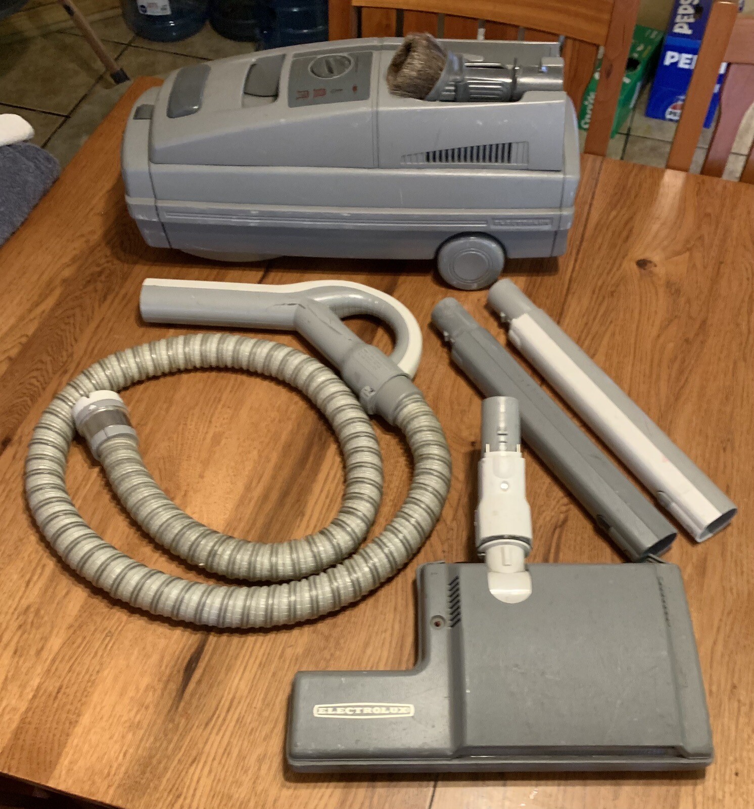 Electrolux Epic Series 6500 SR Canister Vacuum Cleaner W/ Attachments