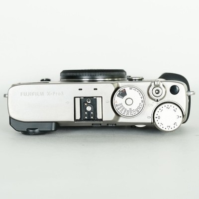 FUJIFILM X-Pro3 DR Silver/Fujifilm X Mount w/ 684 shutters