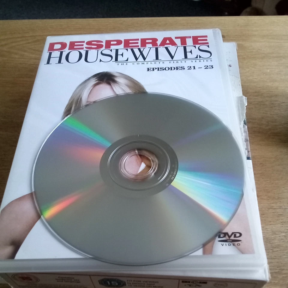 Desperate Housewives - Series 1 - Complete (Box Set) (DVD, 2005) - Image 3 of 3