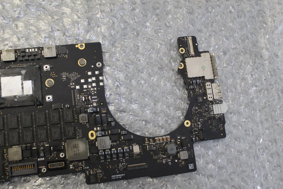 ***FAULTY*** MacBook Pro 2015 A1398 15" Intel Motherboard 2.8GHz i7-4980HQ 16GB - Image 4 of 4