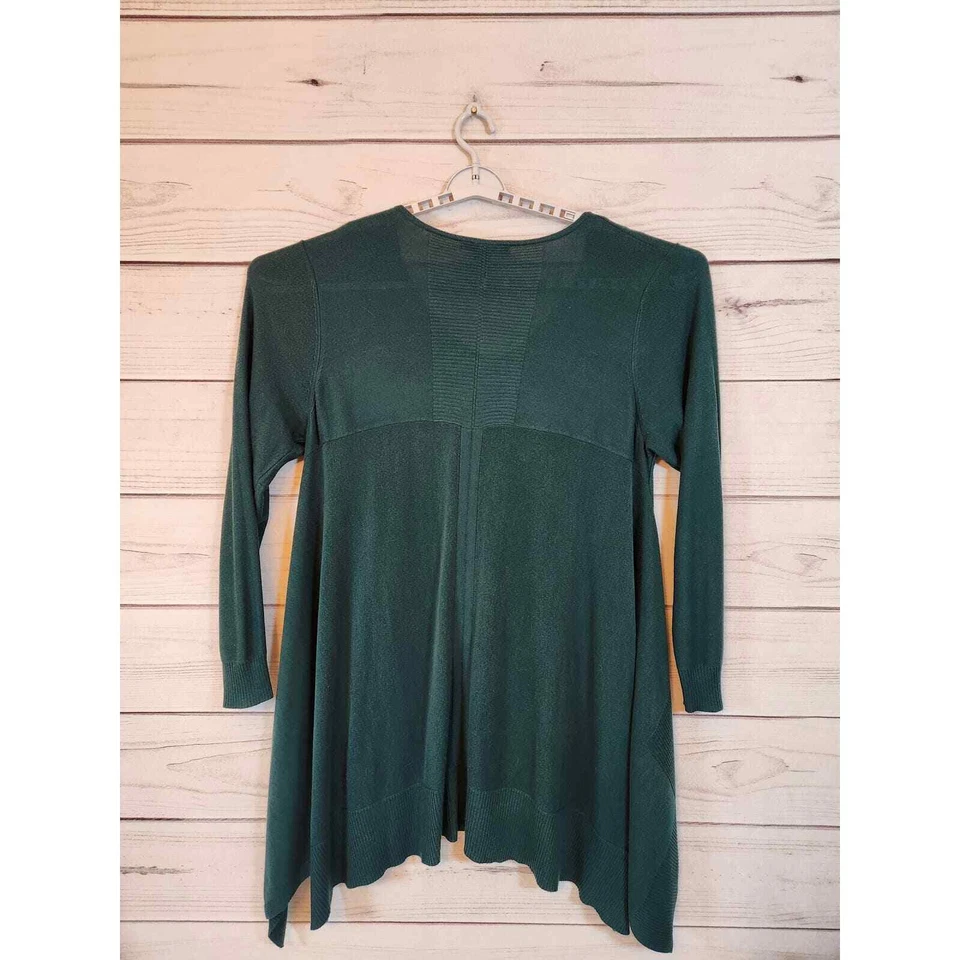 Suéter pulôver feminino Kate & Mallory verde sólido gola V manga 3/4 tamanho 3X - Imagem 2 de 4