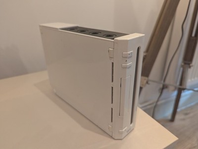 Nintendo Wii RVL-001 (EUR) Konsole - Weiß, kabelgebundene Infrarot-Sensorleiste, Cinch-Kabel