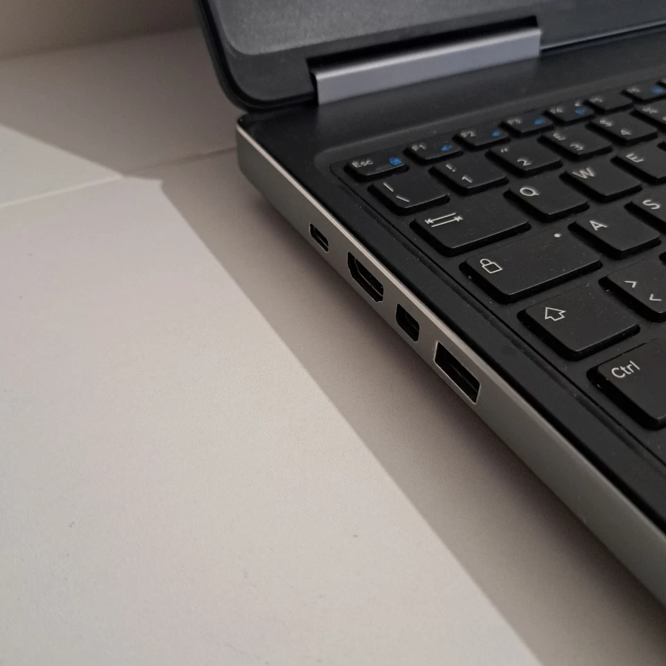 Pc Notebook Portatile DELL PRECISION 7520 i7 64GB RAM 2x 500GB SSD CAD 15.6" - Immagine 3 di 4