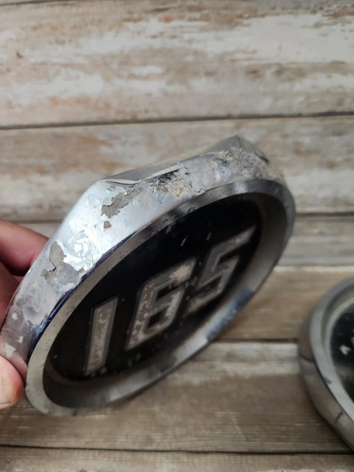 Винтажный оригинальный производитель большой Massey Ferguson 165 наклейки капюшон эмблема значок б/у часть 2 изделия - Изображение 3 из 4