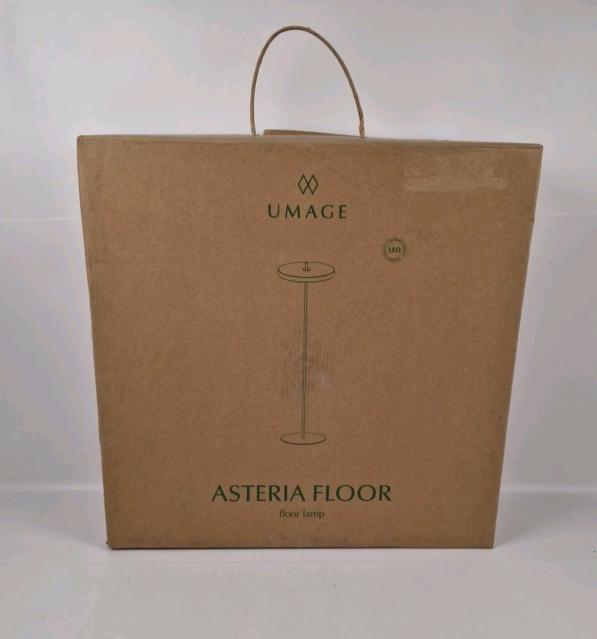 Lampadaire LED Asteria créez un coin lecture cosy dans votre salon gris