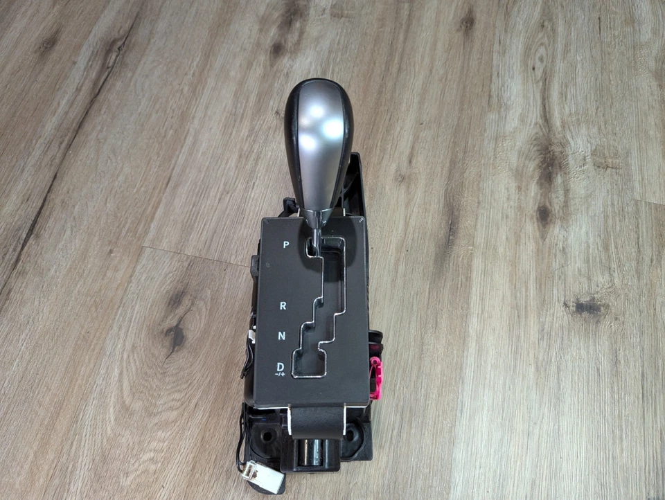 2005-2007 Chrysler 300 Dodge Magnum Automatic Trans Floor Gear Shifter Assembly - Image 2 of 4