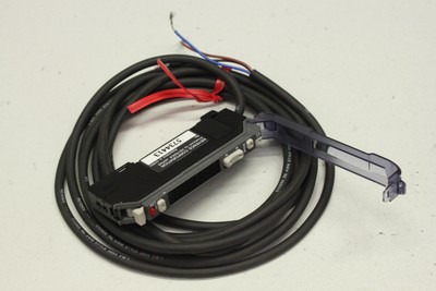 KEYENCE 5734413 FS-V21RP Sensor Lichtleiter Messverstärker Fiber optic