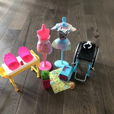 BARBIE Accessories 2 Dress Forms 2 Outfits Wheelchair Plant Chelsea Dog W Crate