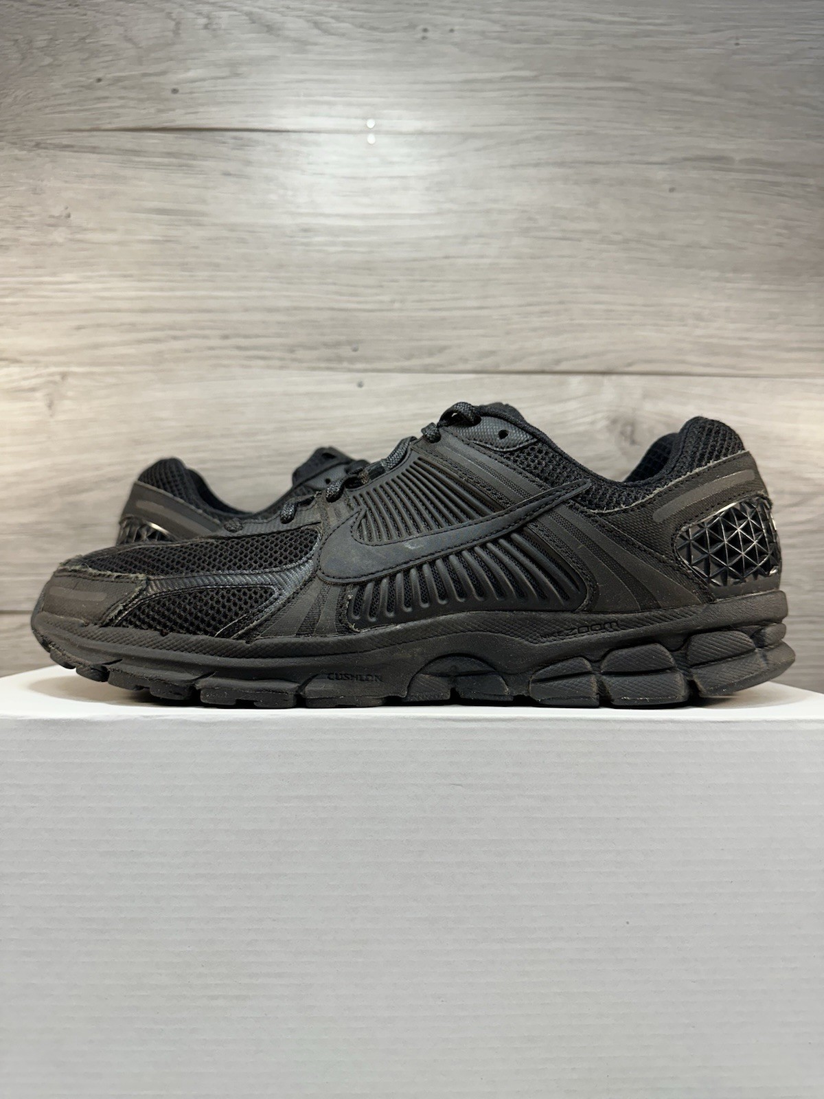 Nike Air Zoom Vomero 5 Triple Black - Size 11